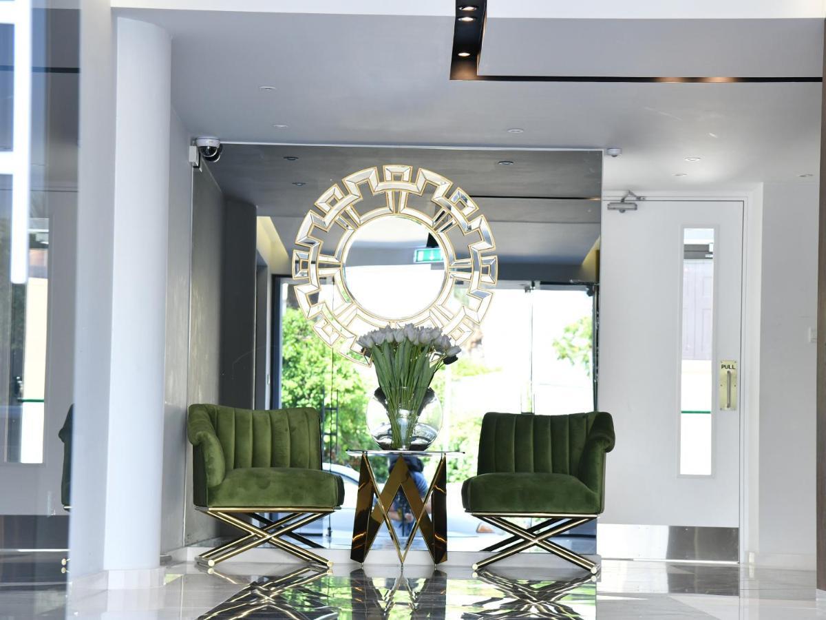 Baz Tower Aparthotel นิโคเซีย ภายนอก รูปภาพ