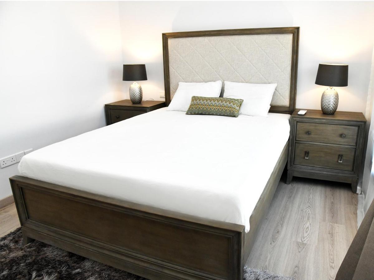 Baz Tower Aparthotel นิโคเซีย ภายนอก รูปภาพ