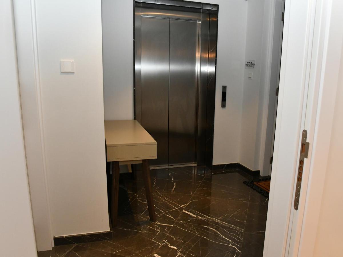 Baz Tower Aparthotel นิโคเซีย ภายนอก รูปภาพ
