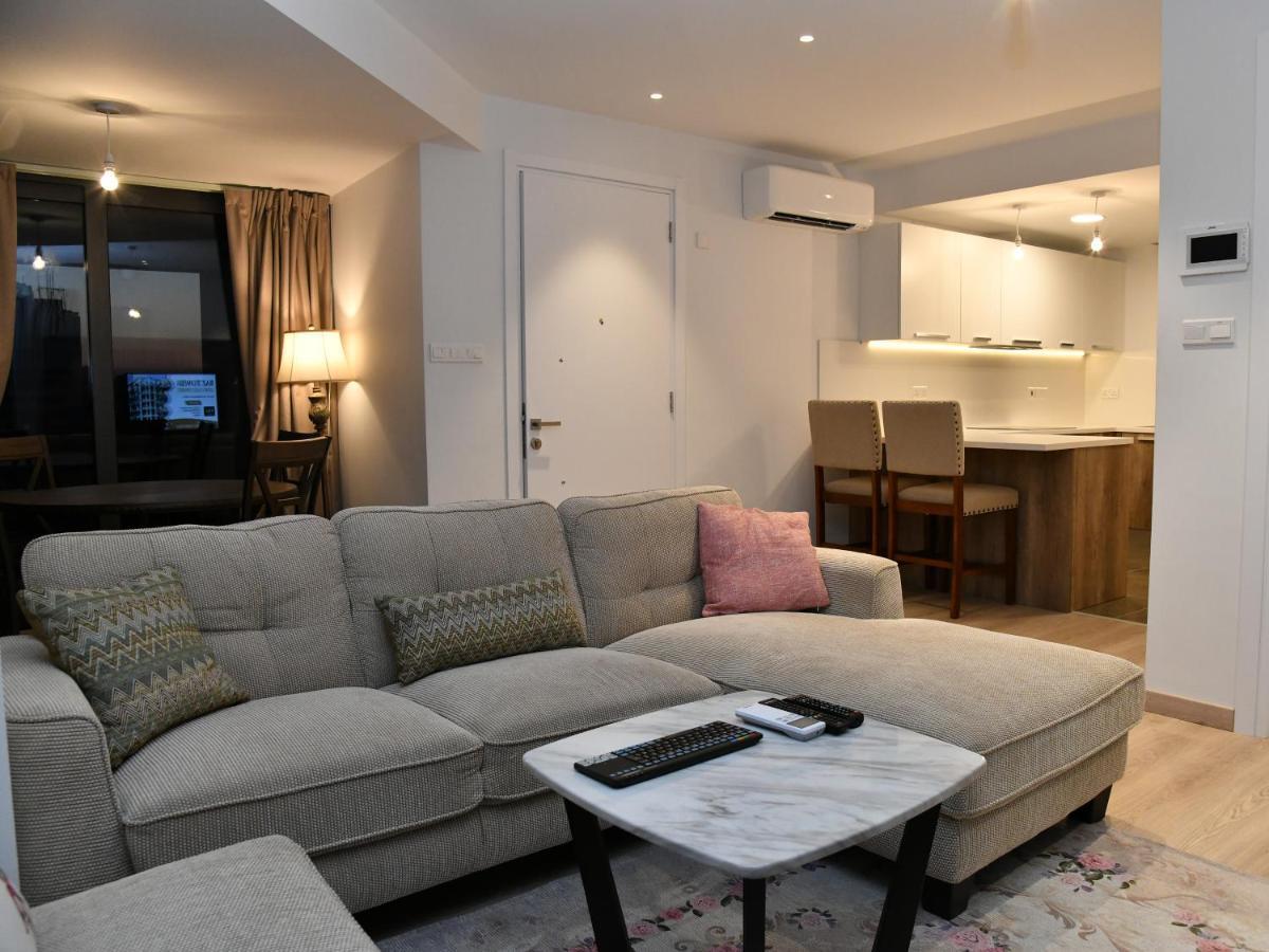 Baz Tower Aparthotel นิโคเซีย ภายนอก รูปภาพ