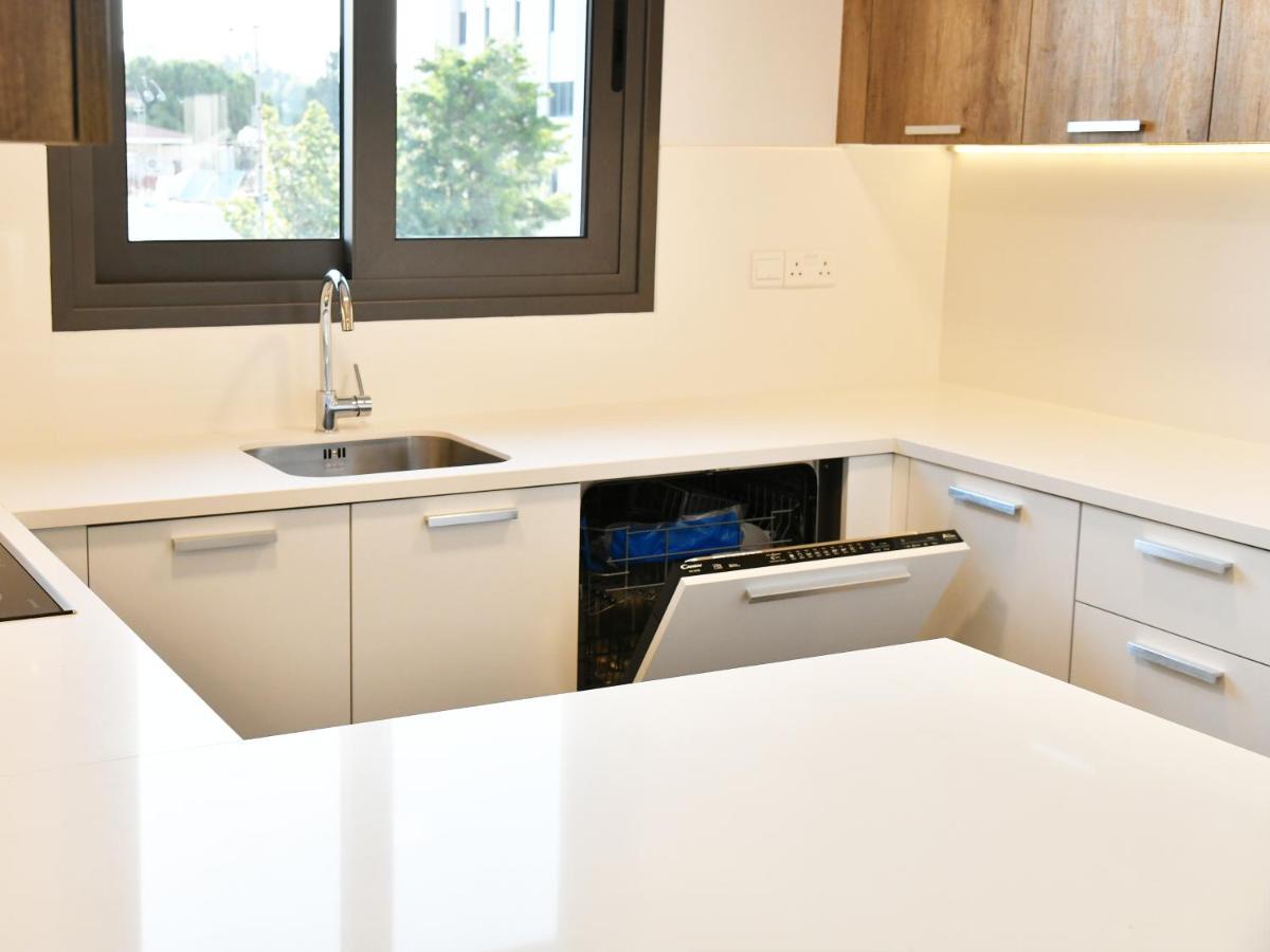 Baz Tower Aparthotel นิโคเซีย ภายนอก รูปภาพ
