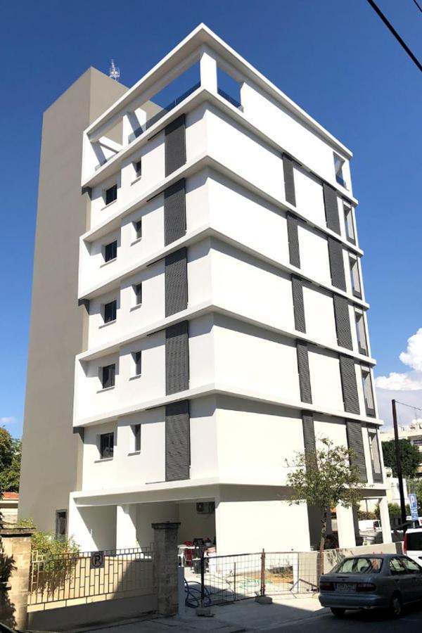 Baz Tower Aparthotel นิโคเซีย ภายนอก รูปภาพ